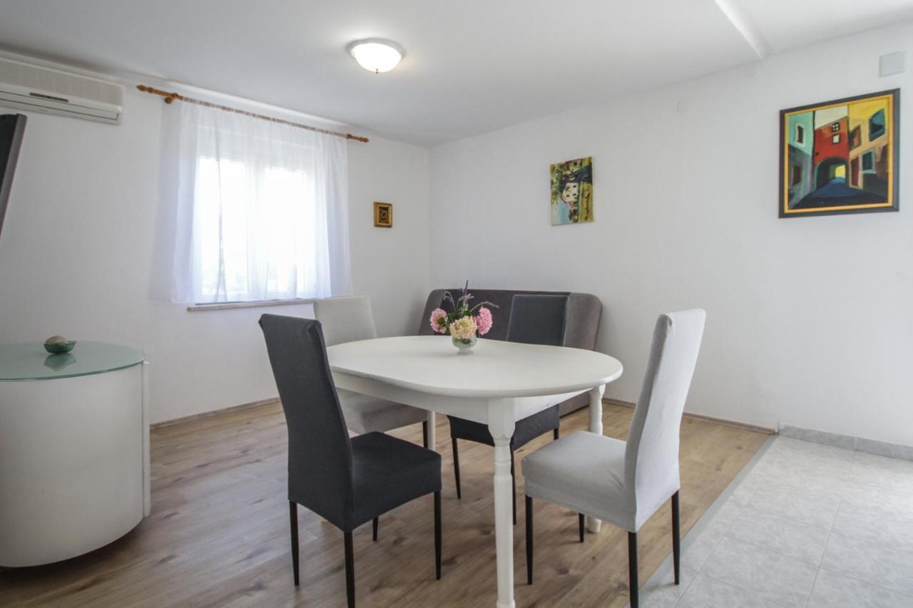 Apartment Tosca With Parking Rovinj Kültér fotó